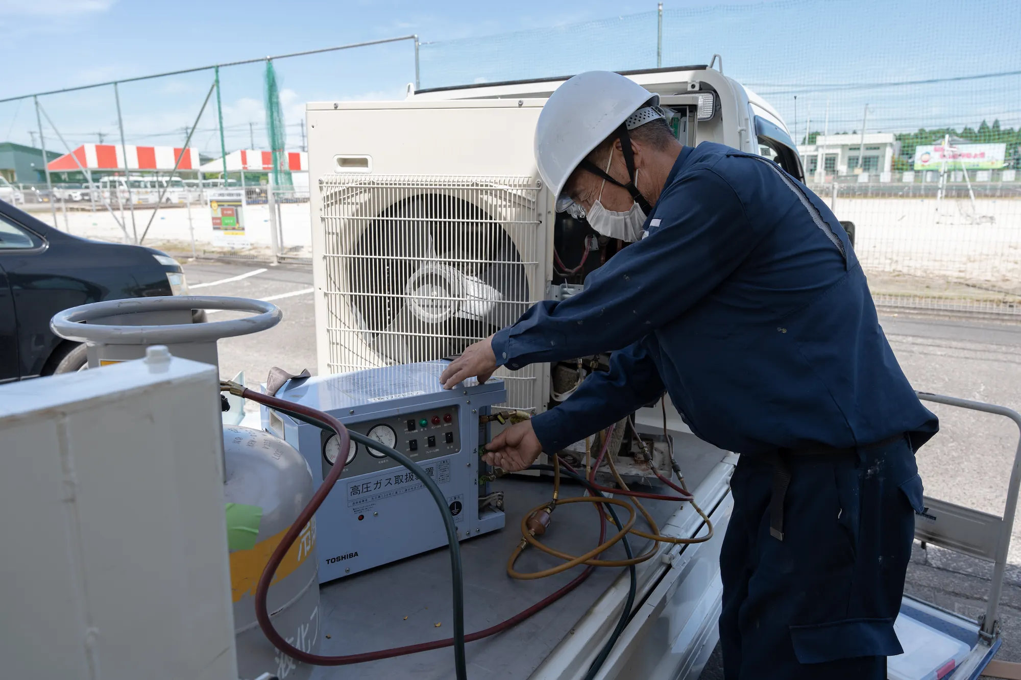 エアコンガス回収風景