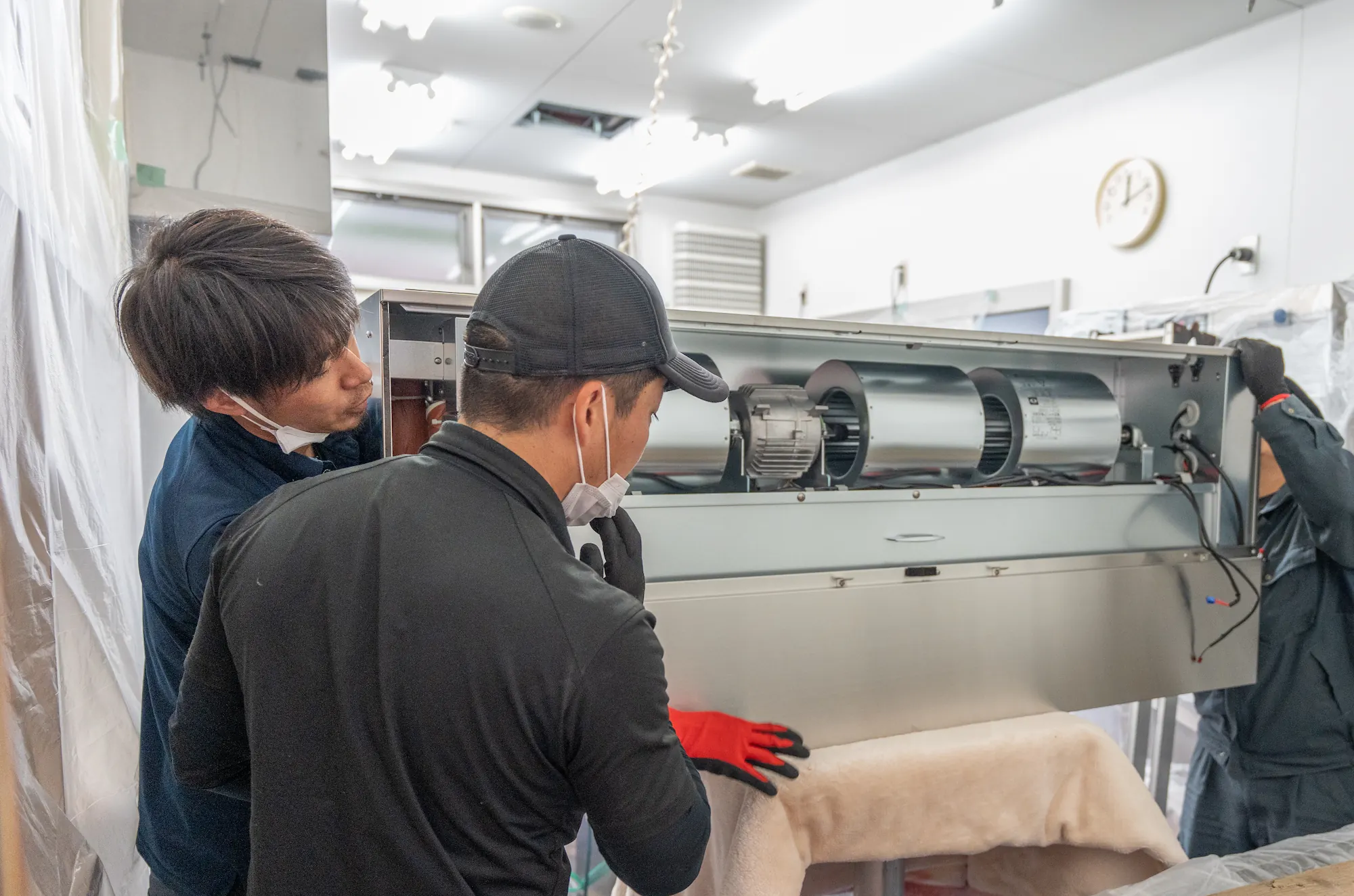 エアコンつり込み風景