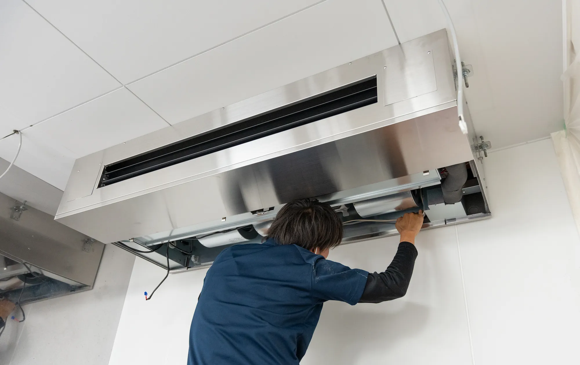 大型エアコン交換風景