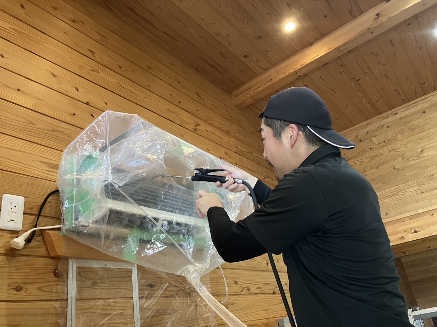 エアコン掃除の様子